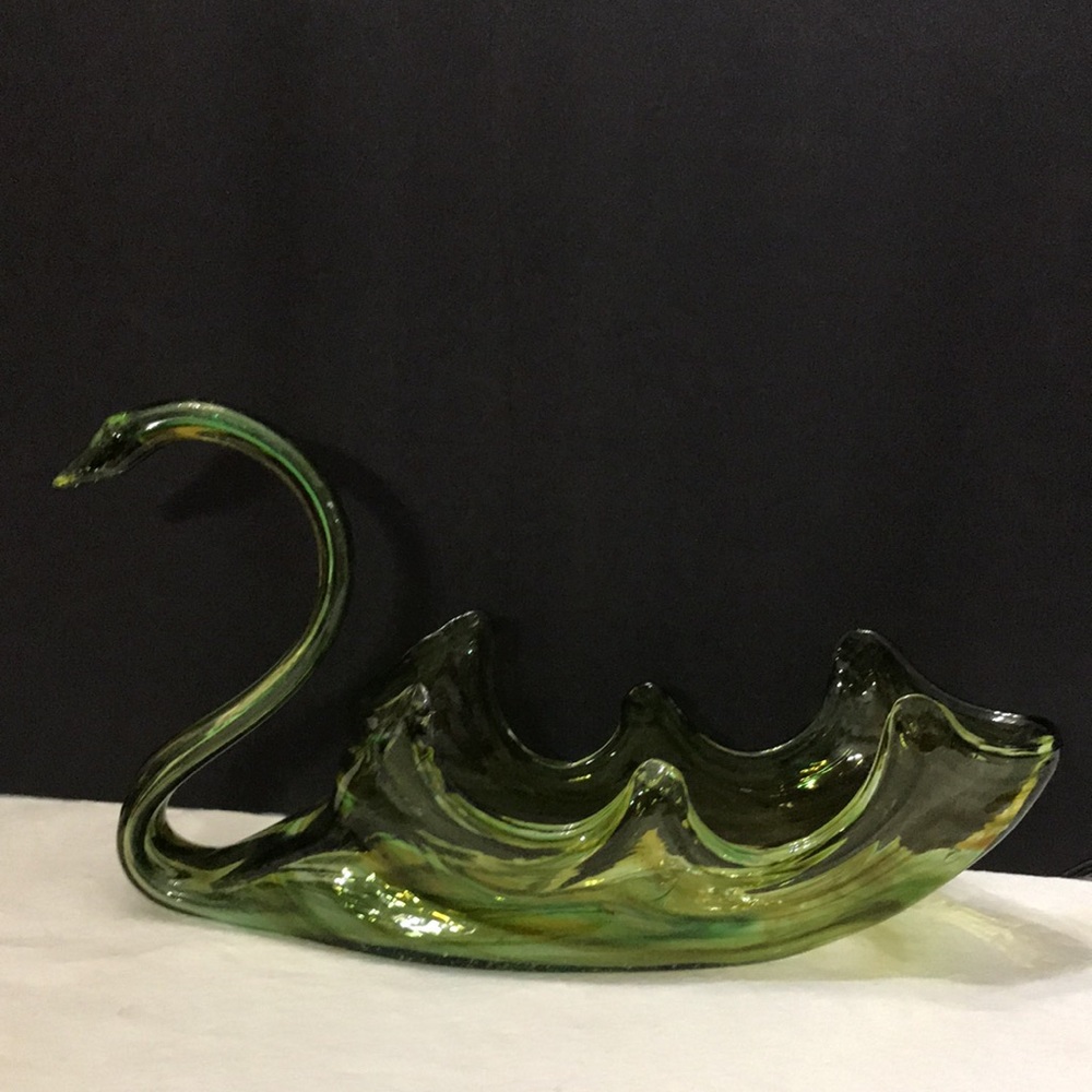 Glass Swan - Picture 3 of 7
